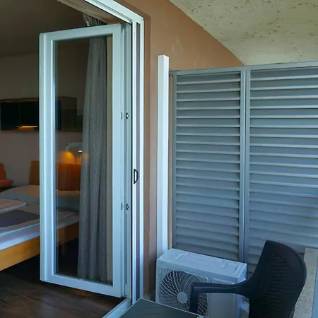 Club218 Wellness Apartments Siofok Room photo